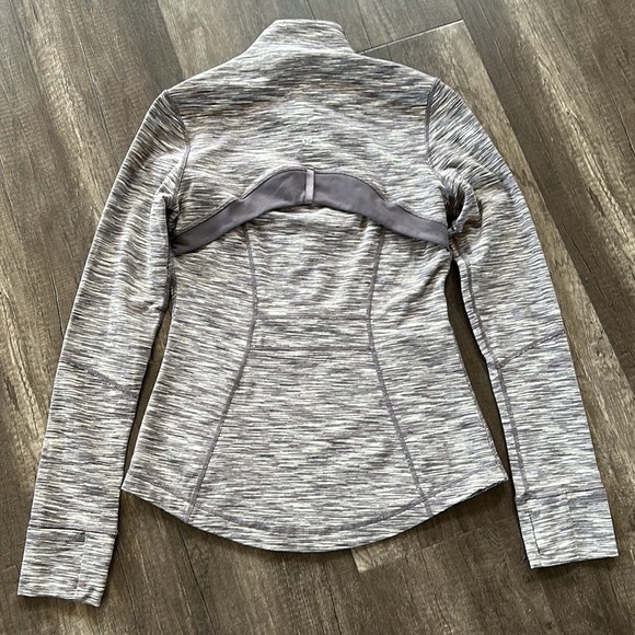 Lululemon zip up jacket size 6 - Picture 6 of 9